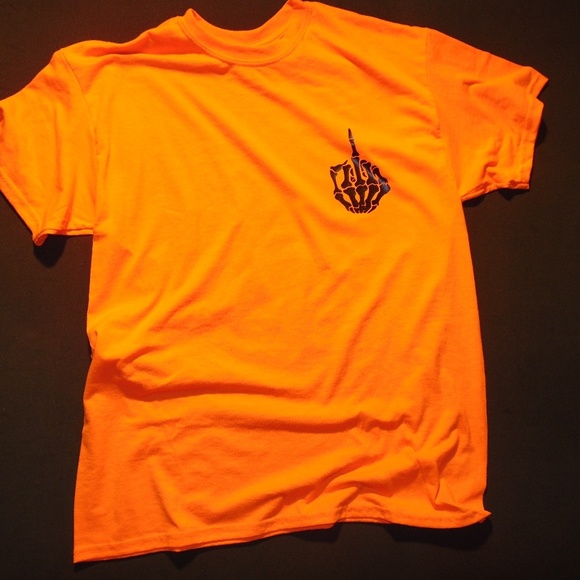 forever 21 skull hand t-shirt - Picture 4 of 7